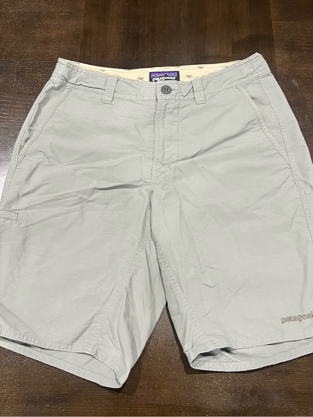 Patagonia Men's Gray Nylon Microfiber Chino Shorts Button Pockets Logo Size 29